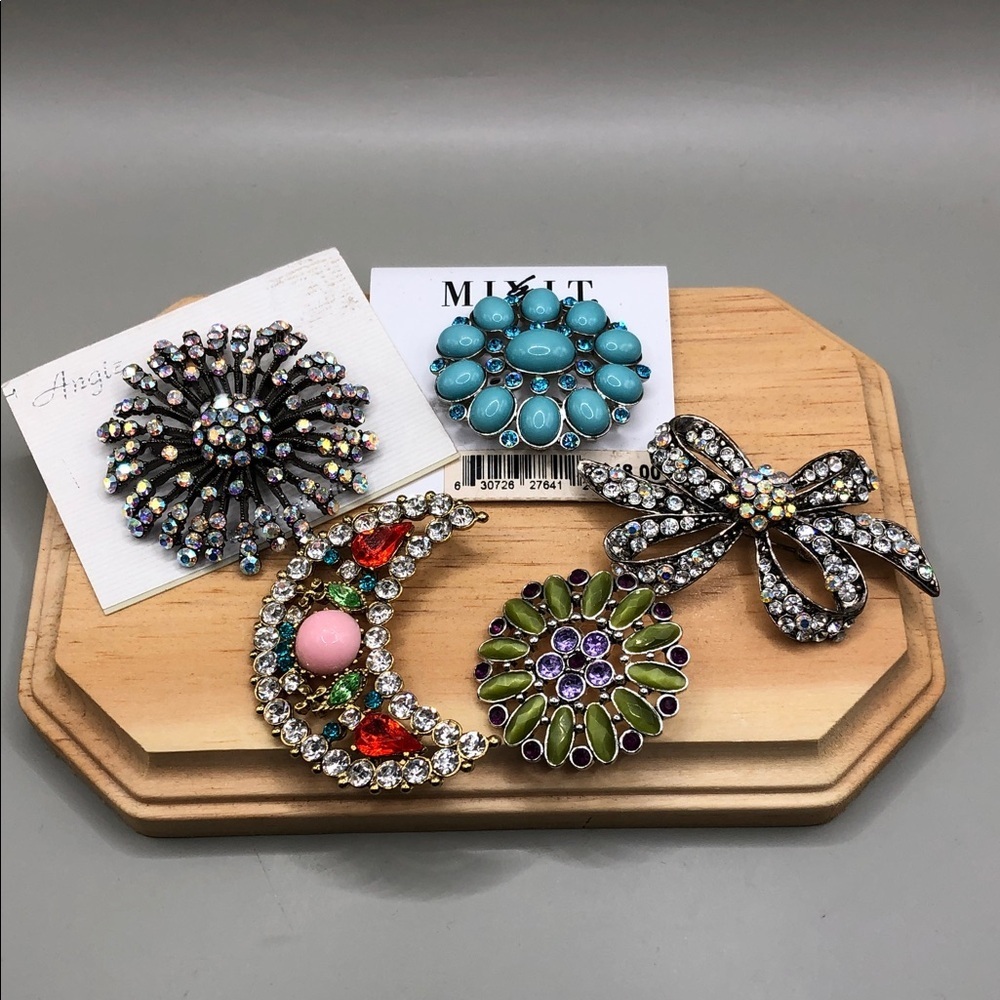 Vintage bejeweled sparkling statement brooch bundle 5 moon flower bow medallion.